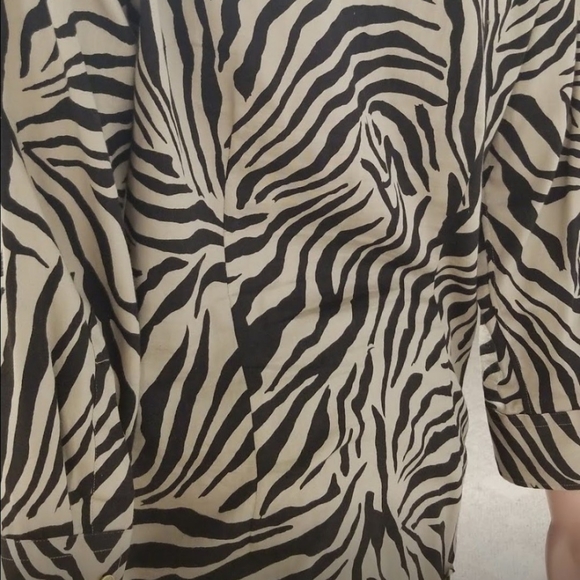 Chaps Button-Down Animal Print Blouse - Picture 4 of 9